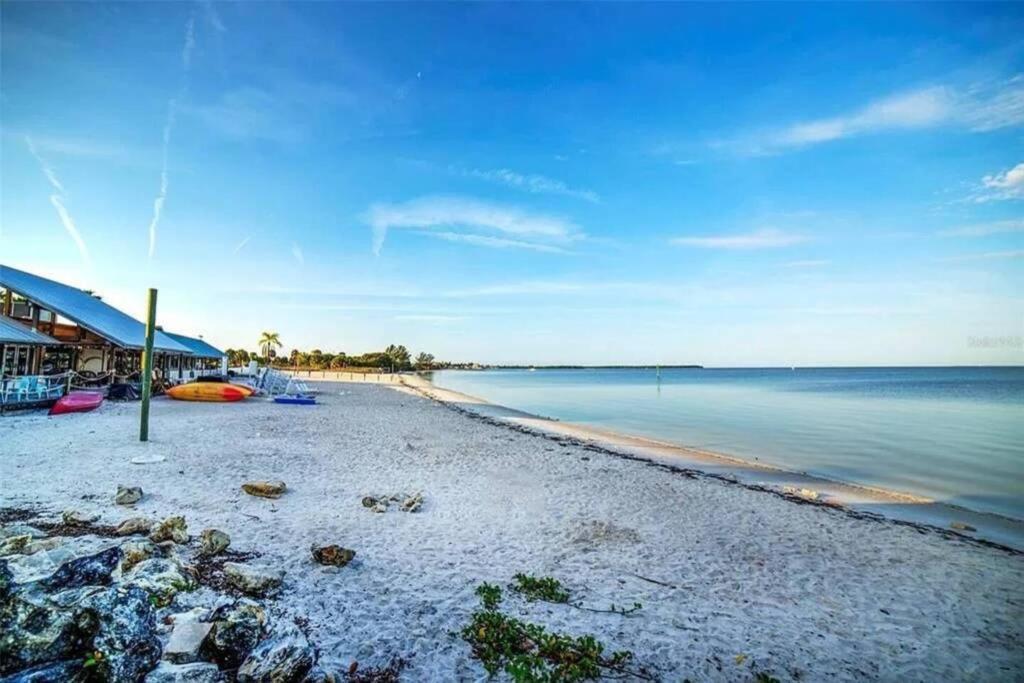 Bay View, Studio206, Beach Steps Away! Pool+Wifi Ruskin Ngoại thất bức ảnh