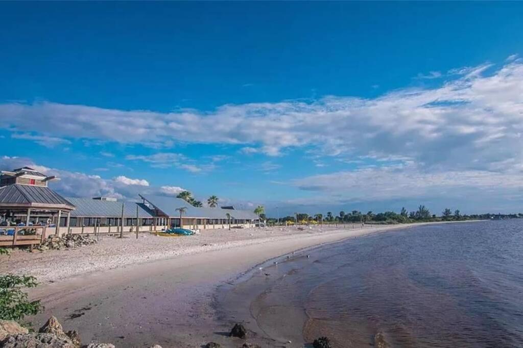 Bay View, Studio206, Beach Steps Away! Pool+Wifi Ruskin Ngoại thất bức ảnh
