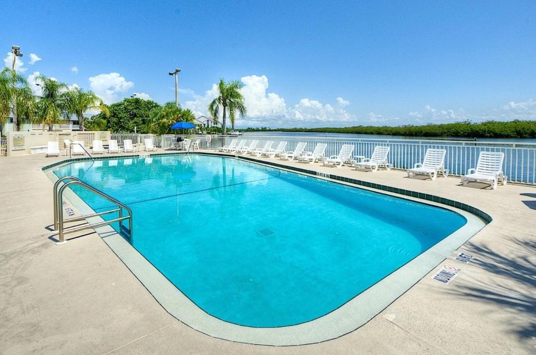 Bay View, Studio206, Beach Steps Away! Pool+Wifi Ruskin Ngoại thất bức ảnh